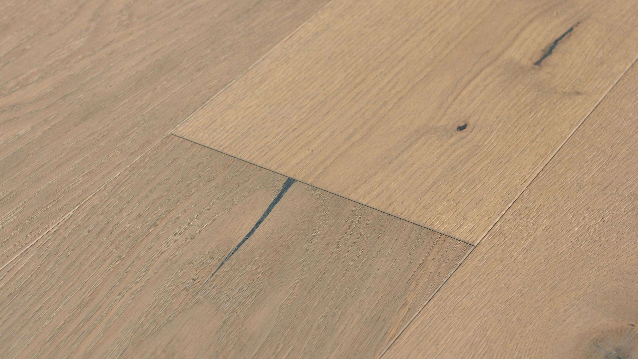 Brushed Oak 'Clay Pot'