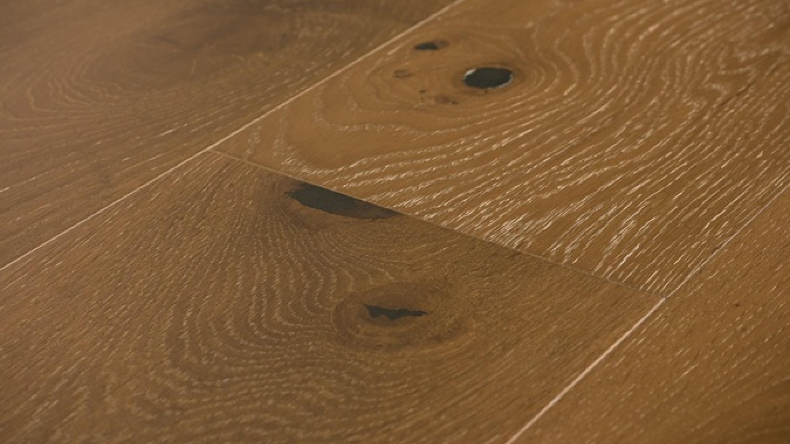 Brushed Oak Cinnamon Roll