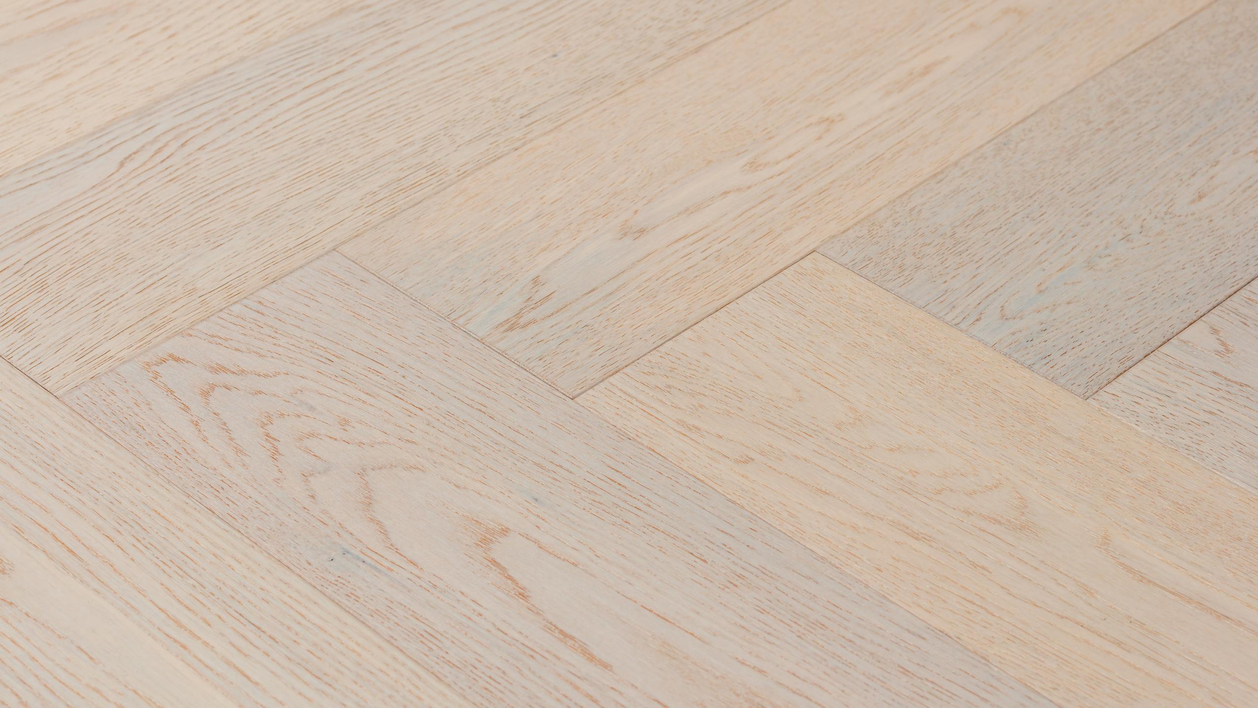 Brushed Oak Summer Day Herringbone